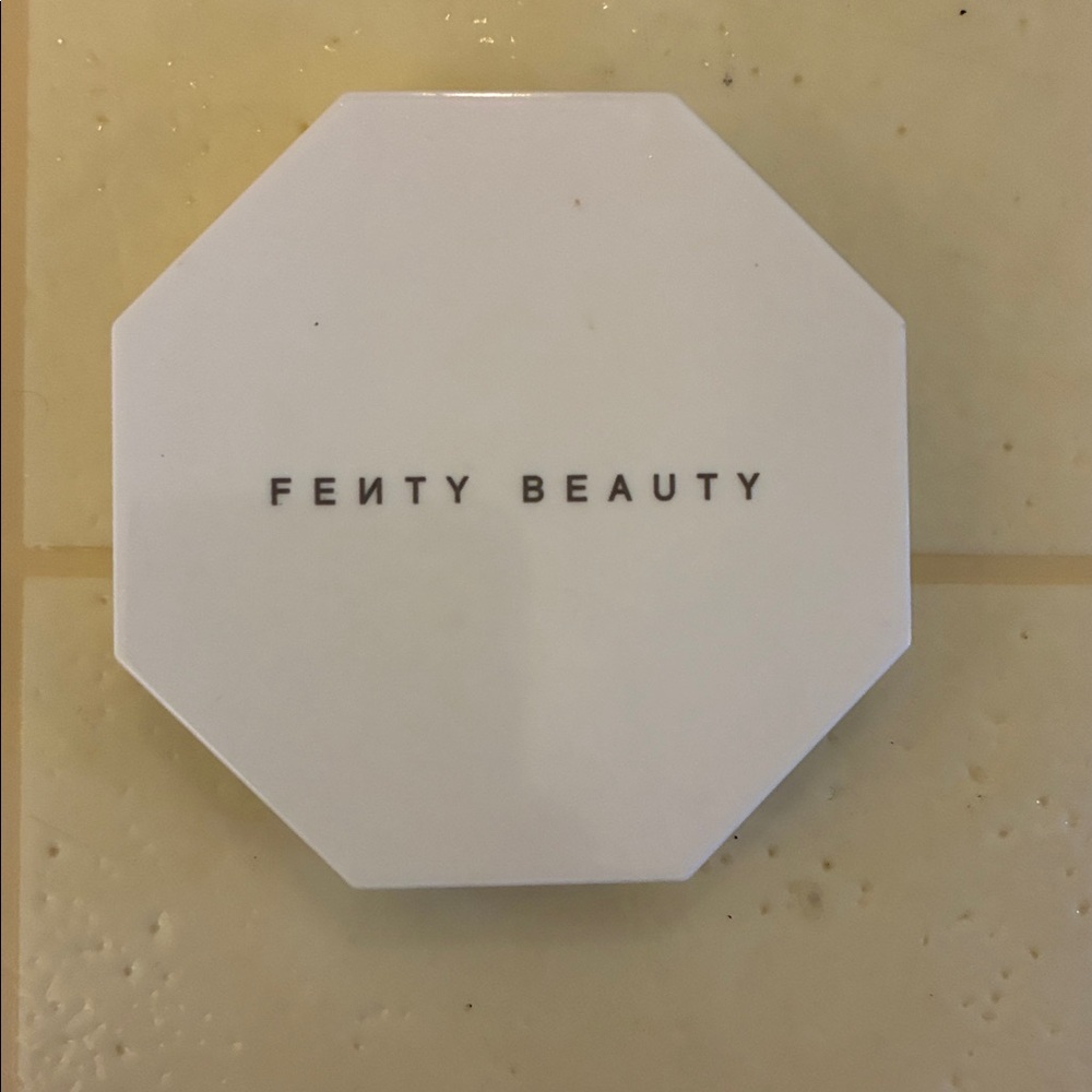 Fenty Beauty By Rihanna Killawatt Freestyle Highlighter